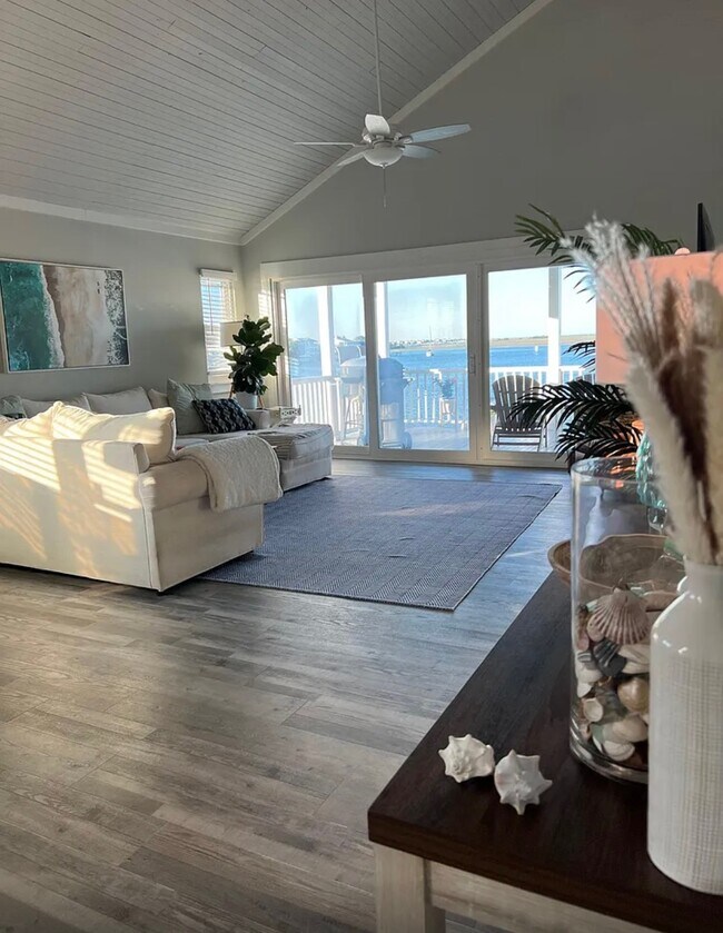 Foto del edificio - 440 Causeway Dr