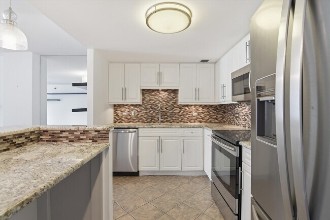 Foto del edificio - 70 W Huron St