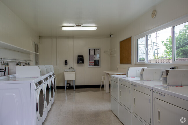 Laundry - Garden West Estates (55+ Senior)