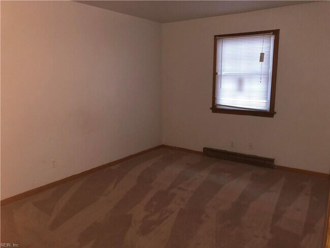 Building Photo - Villa Heights