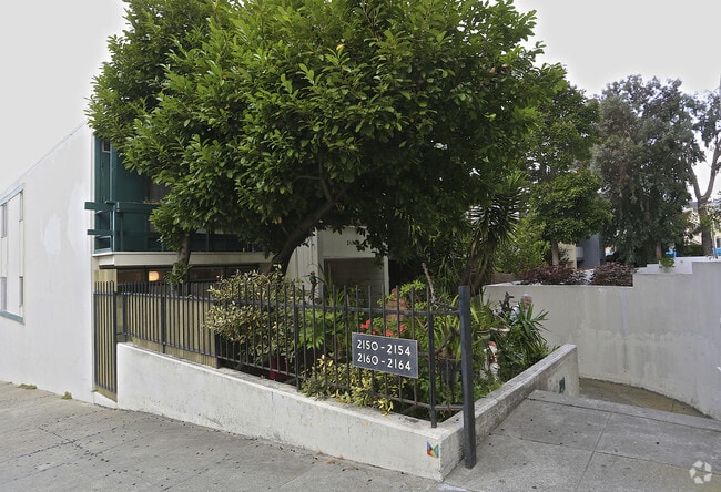 Building Photo - 2150 Taylor St