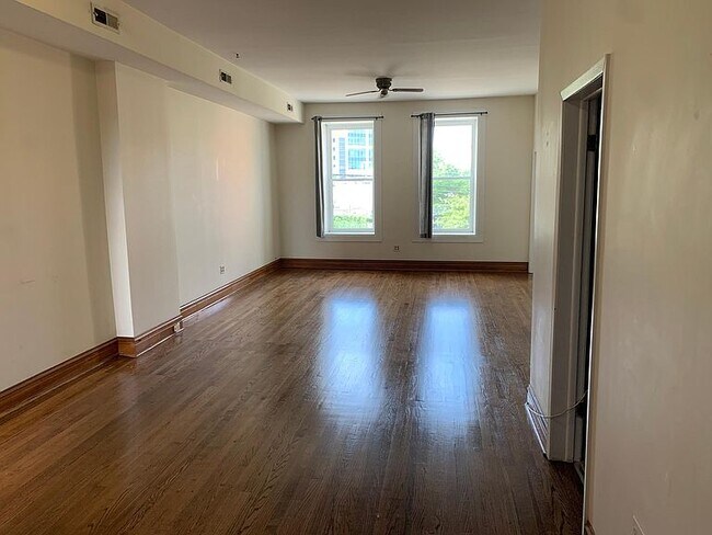 Foto del edificio - 1711 N Clybourn Ave
