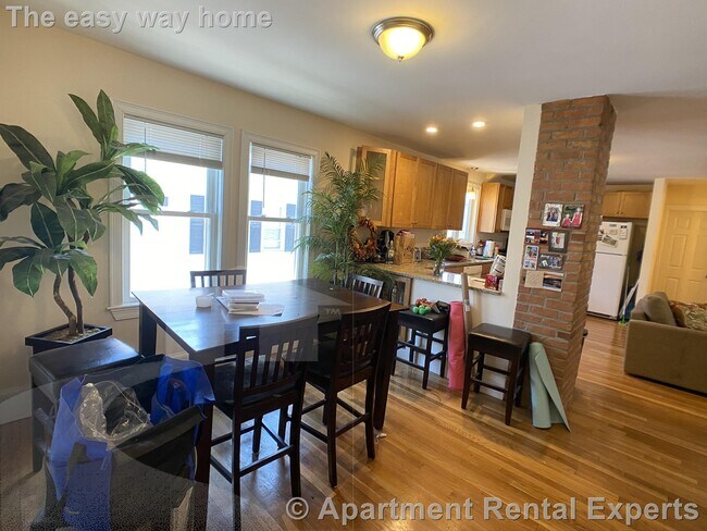 Foto del edificio - 80 Ten Hills Rd