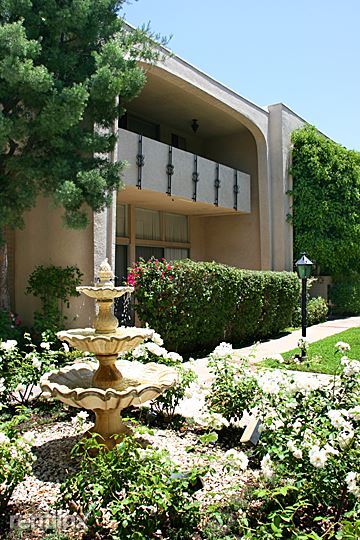 Building Photo - 3 br, 2.5 bath Townhome - 5236 LINDLEY AV2