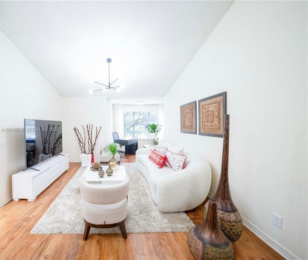 Foto del edificio - 12950 Vista Isles Dr
