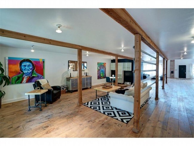 Building Photo - Modern NYC Style Loft in the Heart of OKC