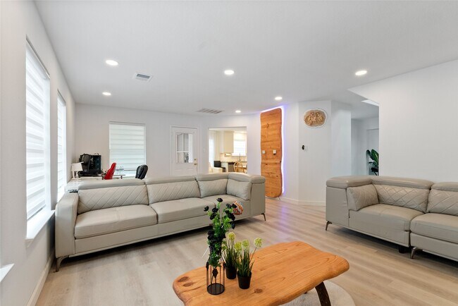 Foto del edificio - 5902 Rye Creek Dr