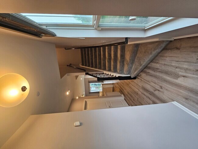 Foto del edificio - 165 Waverly Ct