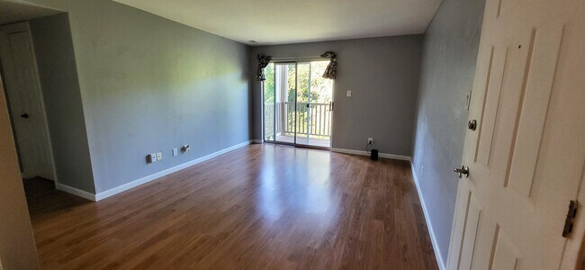 Foto del edificio - 701 Ridgeside Dr