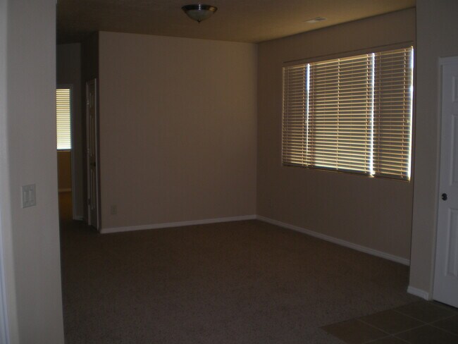Foto del edificio - Ground-Level Condo in The Springs – 2-Car ...