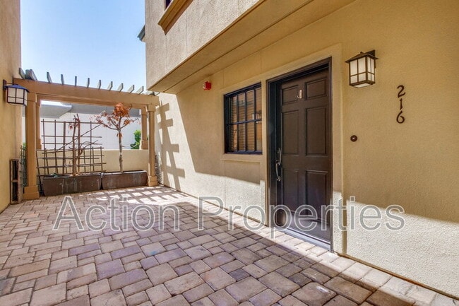 Building Photo - 1765 E Bayshore Rd