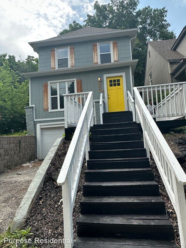 Foto principal - 3 br, 2 bath House - 432 Monroe Ave