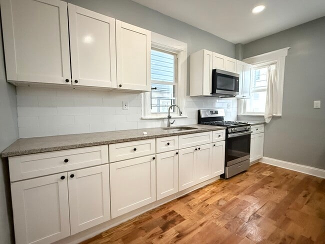 Kitchen - 44 N 16th St