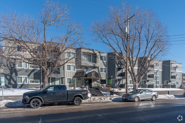Building Photo - Cedars 94
