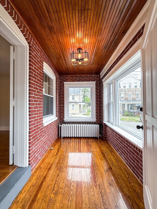 Foto del edificio - Stunning 3-Bedroom Twin Home in the Heart of Phoenixville! Available NOW!
