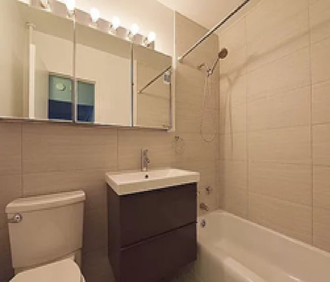 Building Photo - Spacious 1 Bedroom Apartment Available For...