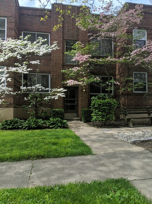 Building Photo - 6936 Murray Ave