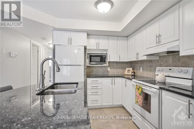 Building Photo - 46 Barnstone Dr
