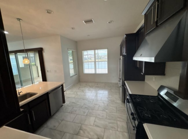 Building Photo - 2684 Tarragona Wy