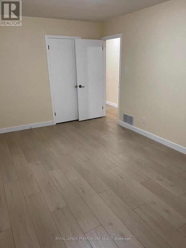 Building Photo - 106 Trowell Ave