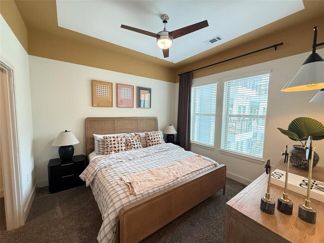 Foto del edificio - 641 W Crosstimbers St
