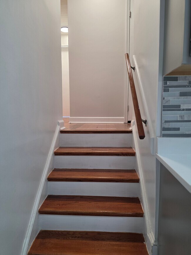 Foto del edificio - 5825 Lamont Dr