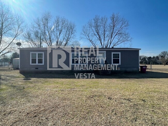 Building Photo - 1556 Flanagan Dr