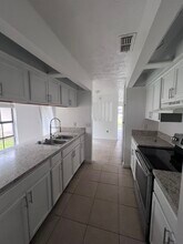 Building Photo - 646 Pineville Ln