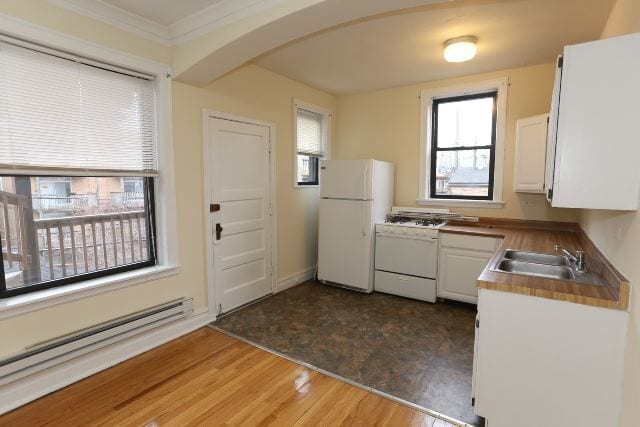 Building Photo - 3913 N Janssen Ave