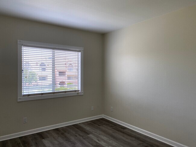 Building Photo - 27019 Karns Ct