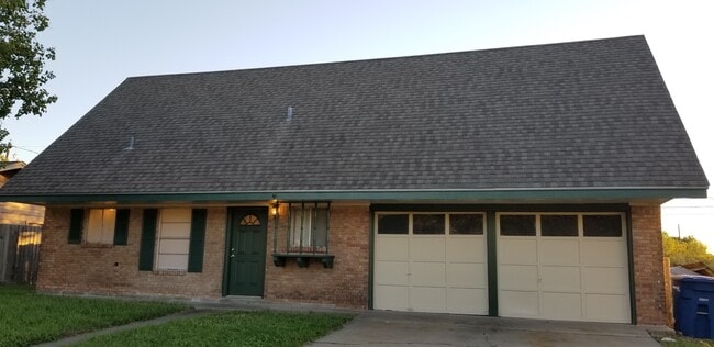 Building Photo - 6845 Rhine Dr