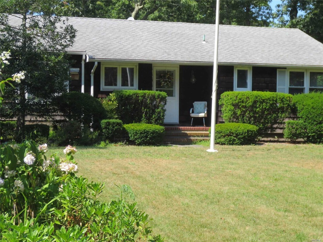 Primary Photo - 85 Argonne Rd E