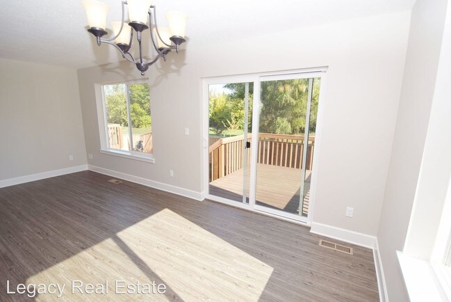 Building Photo - 3756 Pleasant View Dr NE