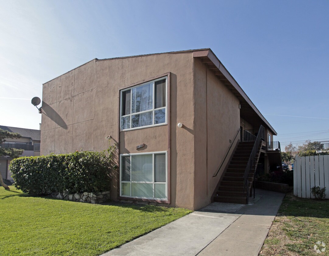 Primary Photo - 12701 Flower St