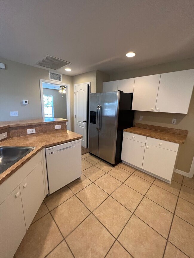 Foto del edificio - Welcome to this fabulous, Annual, 3 bedroo...