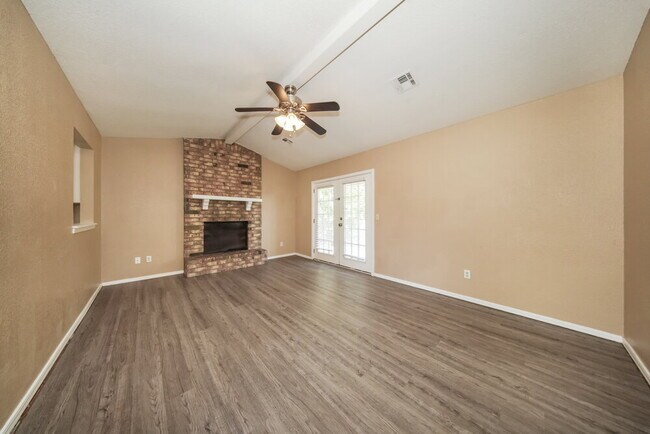 Foto del edificio - 9705 Oaktree Terrace