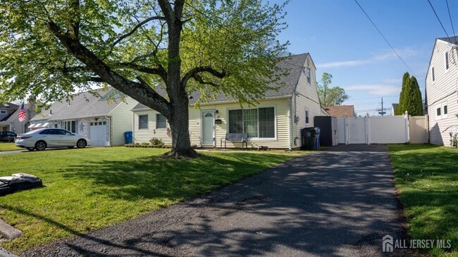 Building Photo - 55 W Iselin Pkwy