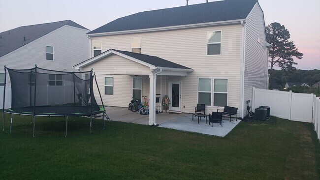 Foto del edificio - 413 Marietta Ln