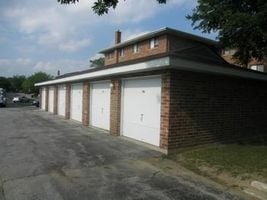 Garages - 15744 S Lake Dr