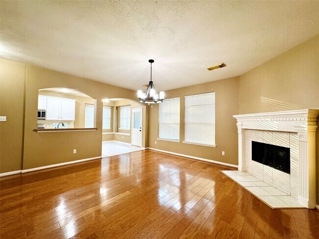 Foto del edificio - 38 Windswept Oaks Pl