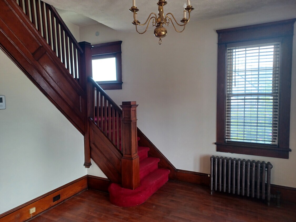 Primary Photo - 322 Butler St