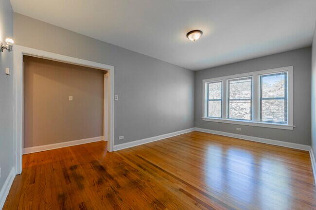 Foto del edificio - 2056 W Arthur Ave