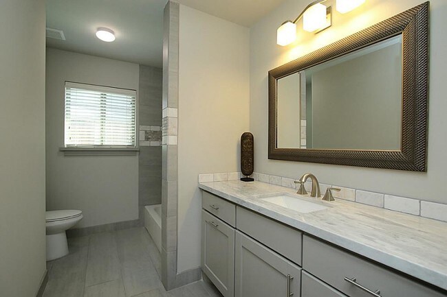 Foto del edificio - 5319 Paisley Ln