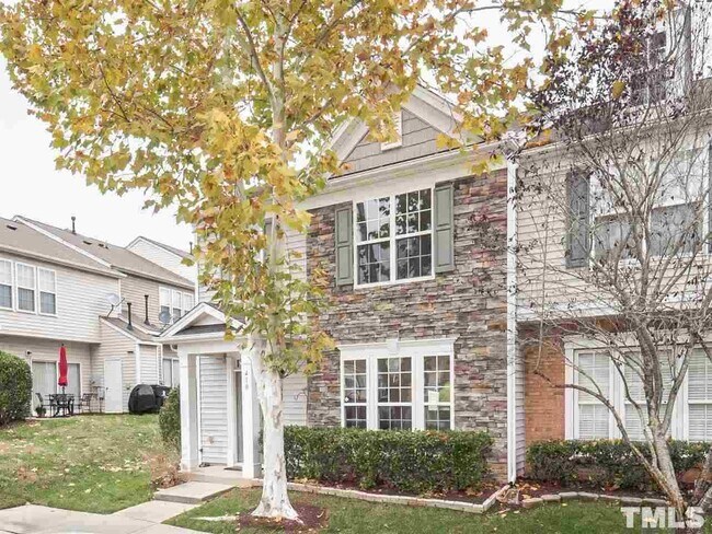 Foto del edificio - 410 Hickory Meadow Cir