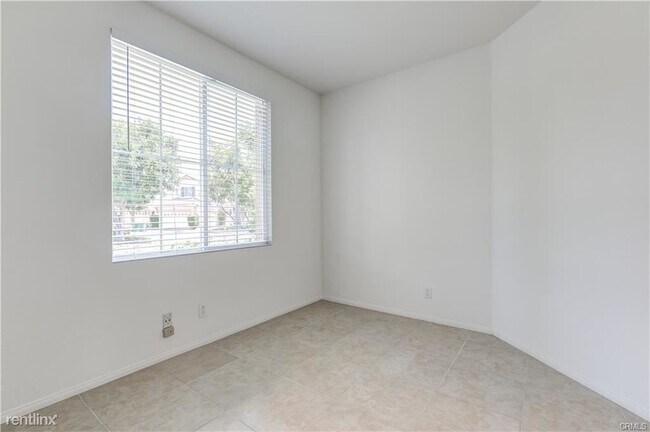 Foto del edificio - 4 br, 3 bath House - 23 Santa Catalina Aisle