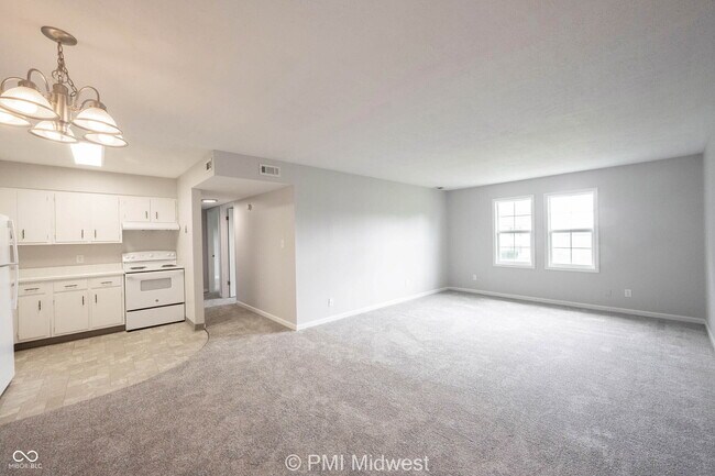 Foto del edificio - 326 Progress Rd