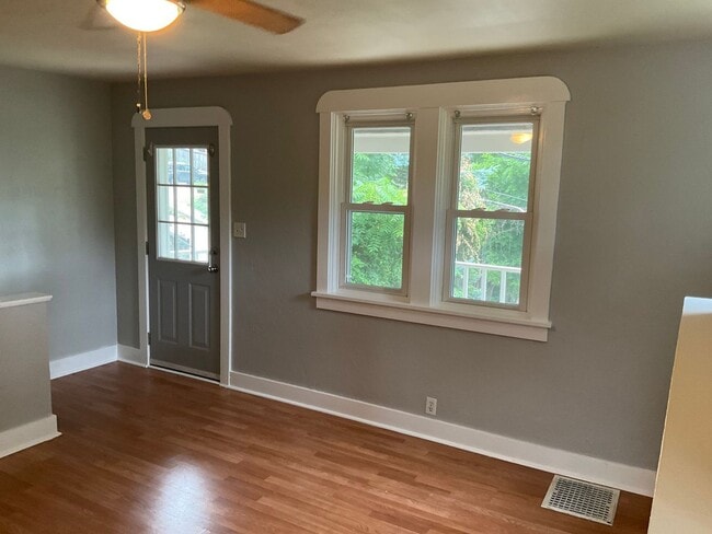 Building Photo - Charming, Character-Filled 2 Bedroom in Br...