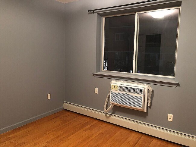 Foto del edificio - 43 Bay 38th St