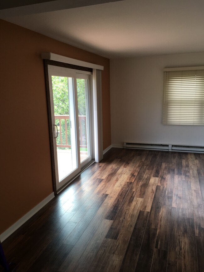 Building Photo - 10625 N Ivy Ct