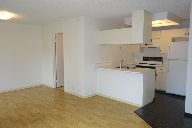 Foto del edificio - Come and make this your sanctuary .